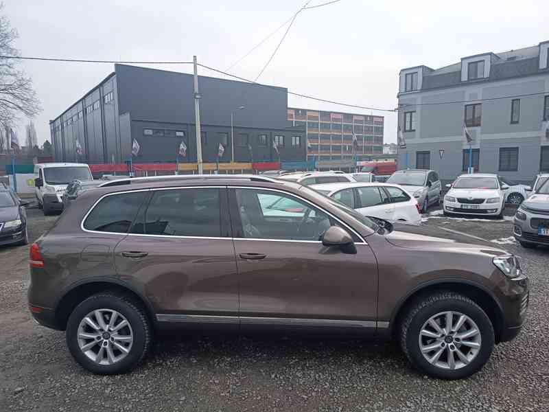 Volkswagen Touareg 3,0TDI 4Motion V6 ČR 1 majitel DPH  - foto 4