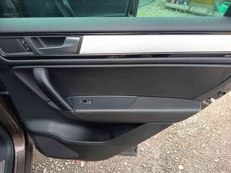 Volkswagen Touareg 3,0TDI 4Motion V6 ČR 1 majitel DPH  - foto 10