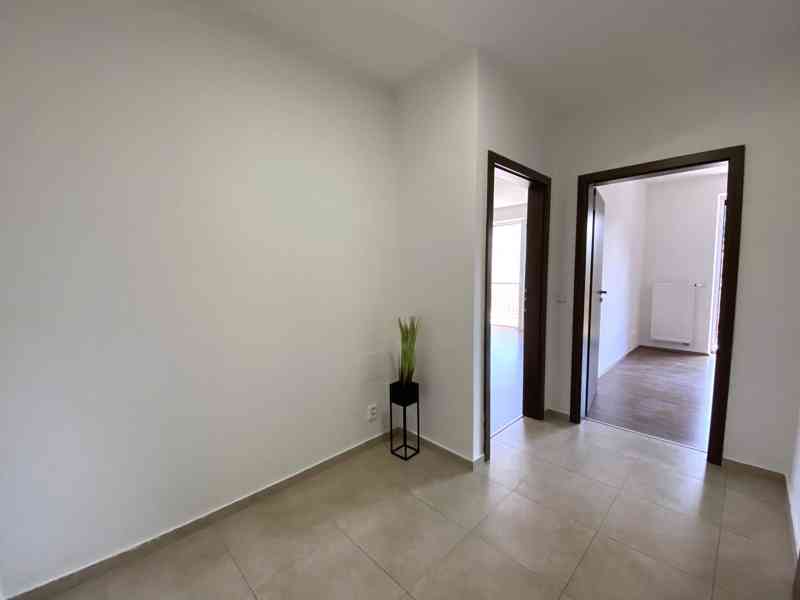 PRONÁJEM BYTU 2+KK, TERASA, GARÁŽOVÉ STÁNÍ A SKLEP, BRNO - foto 12