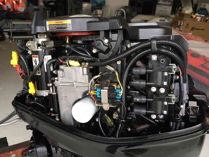 Lodní motor Mercury F50 ELPT EFI r.2017 - foto 4