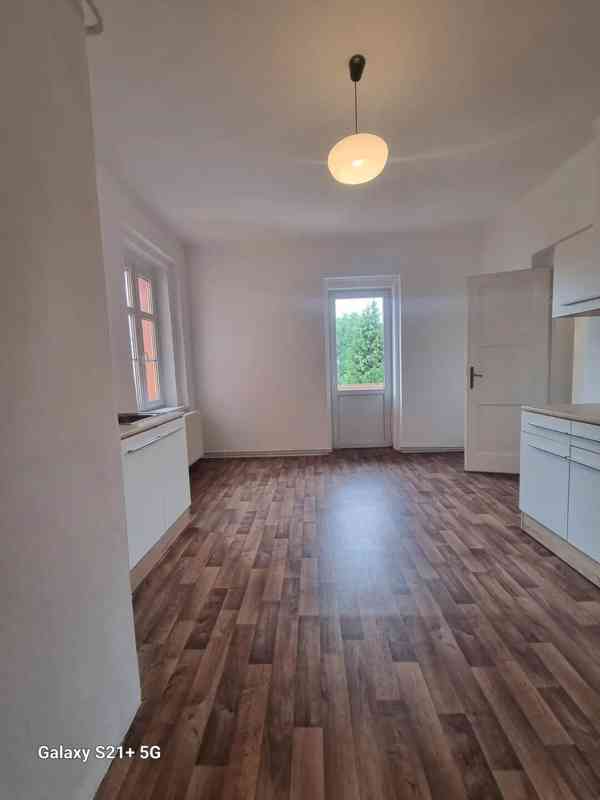 Pronájem bytu 2+1 68 m² - foto 6