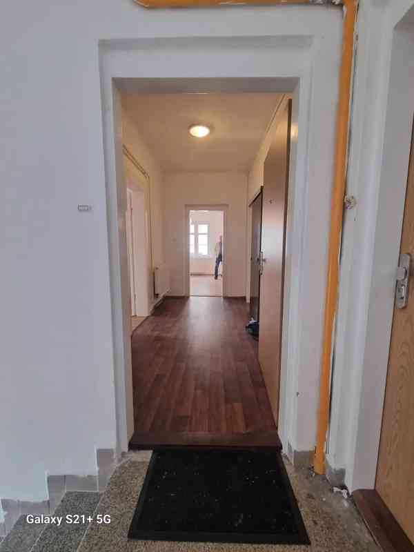 Pronájem bytu 2+1 68 m² - foto 2