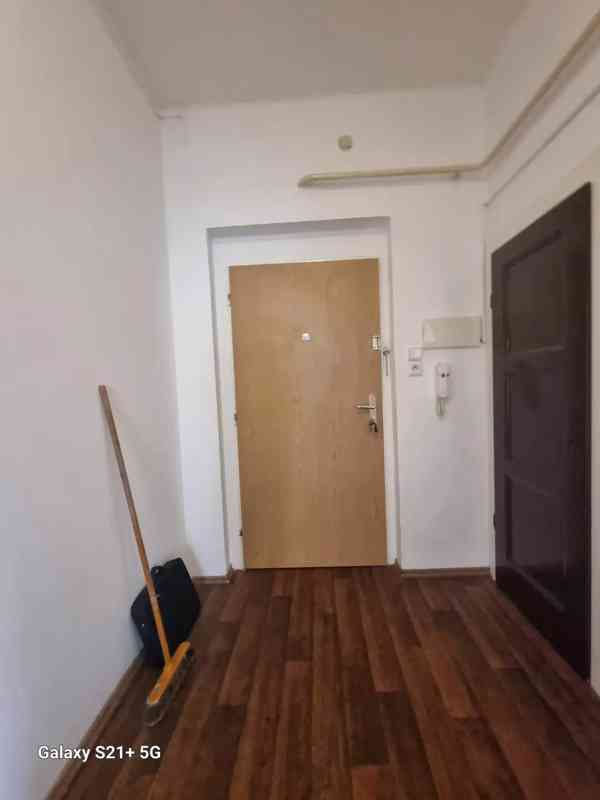 Pronájem bytu 2+1 68 m² - foto 4