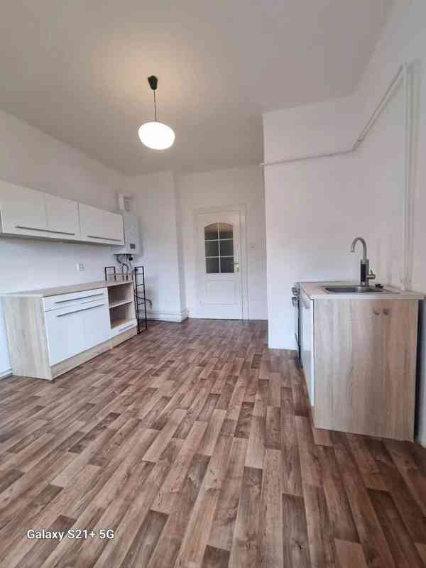 Pronájem bytu 2+1 68 m² - foto 8