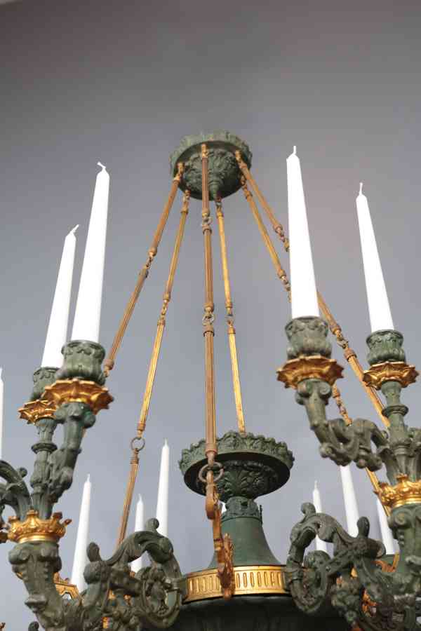 Palácový francouzský empírový lustr 24 svíček - foto 3
