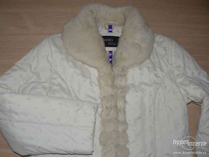 Luxusní dámský béžový jarní kabátek velikost 40 - foto 2