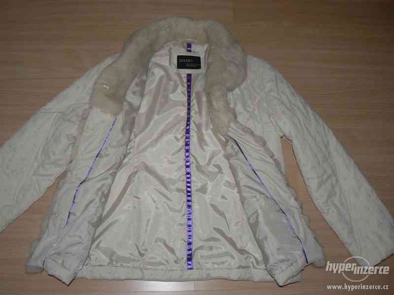 Luxusní dámský béžový jarní kabátek velikost 40 - foto 3
