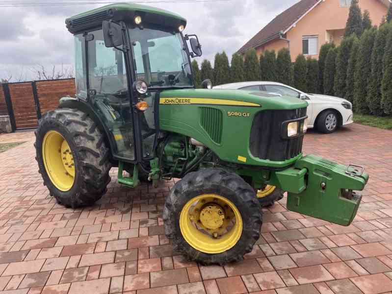 Traktor John Deere 5080 GF - foto 2