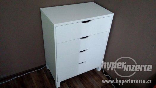 Bílá komoda - foto 1