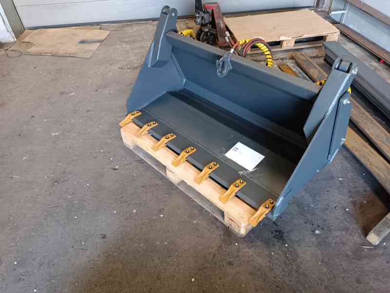 Lopata kombinovaná 4v1, klapačka LOCUST, BOBCAT, AVANT  - foto 5