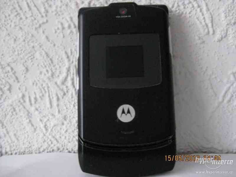 MOTOROLA V3+SIM karta s bonusem ZDARMA!!! - foto 2