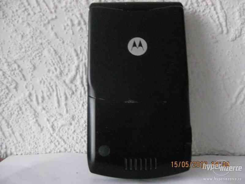 MOTOROLA V3+SIM karta s bonusem ZDARMA!!! - foto 3