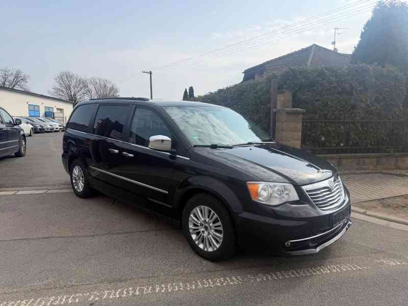 Chrysler Lancia Voyager Town 3,6 DVD Navi 2012 - foto 1