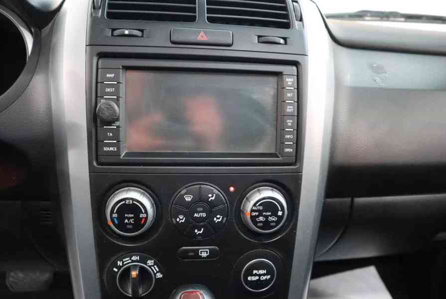 Suzuki Grand Vitara 2,0i AUt benzín 103kw - foto 16