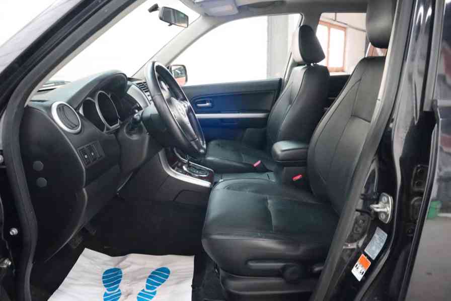Suzuki Grand Vitara 2,0i AUt benzín 103kw - foto 7