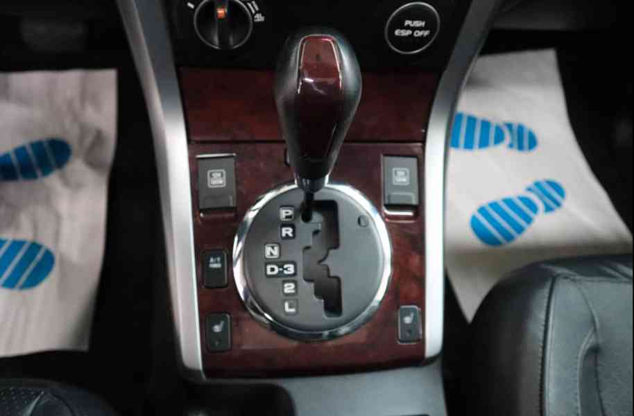 Suzuki Grand Vitara 2,0i AUt benzín 103kw - foto 15