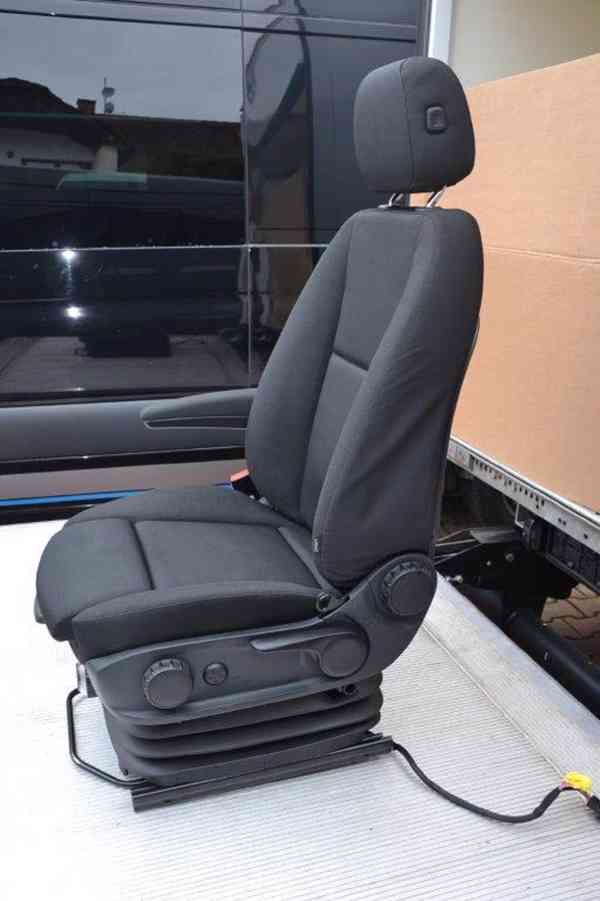 Mercedes-Benz Sprinter 907 sedačka - teleskopická - foto 2