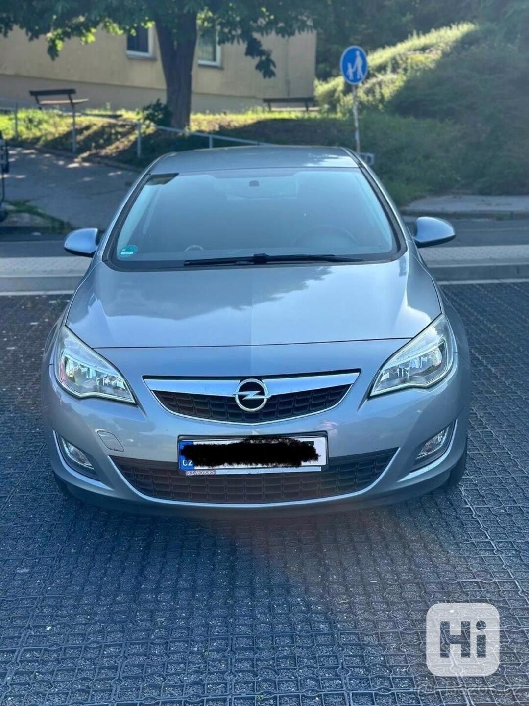 Opel Astra - foto 1