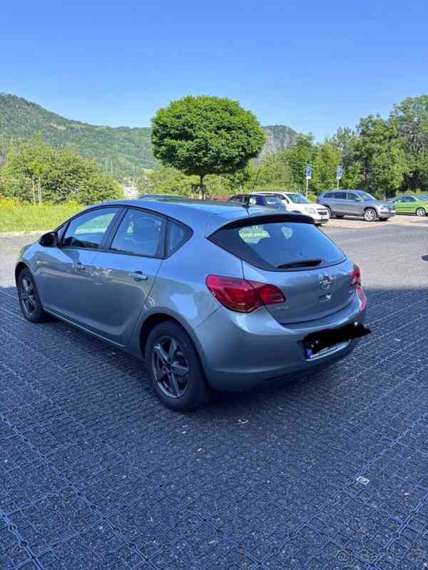 Opel Astra - foto 3