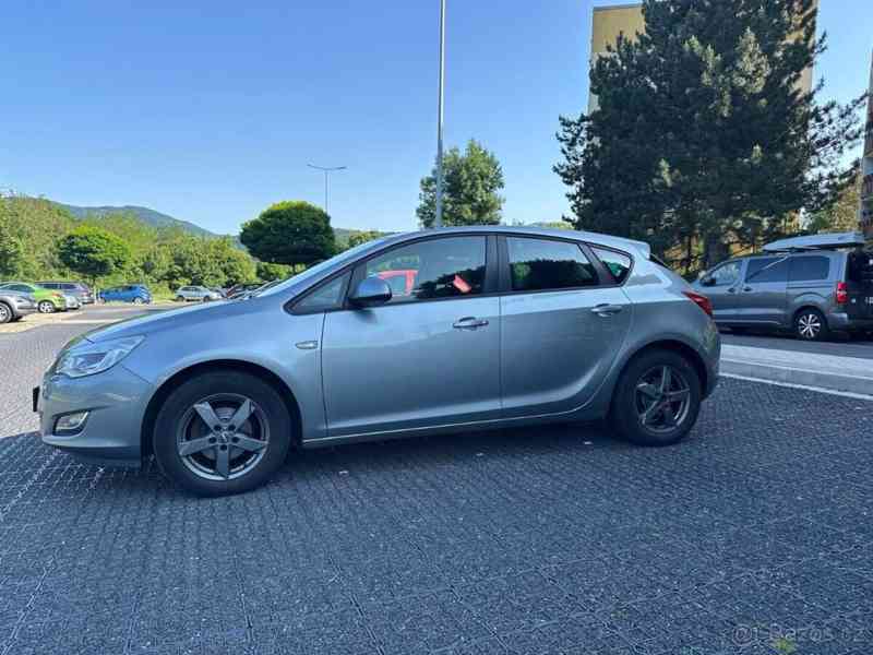 Opel Astra - foto 4