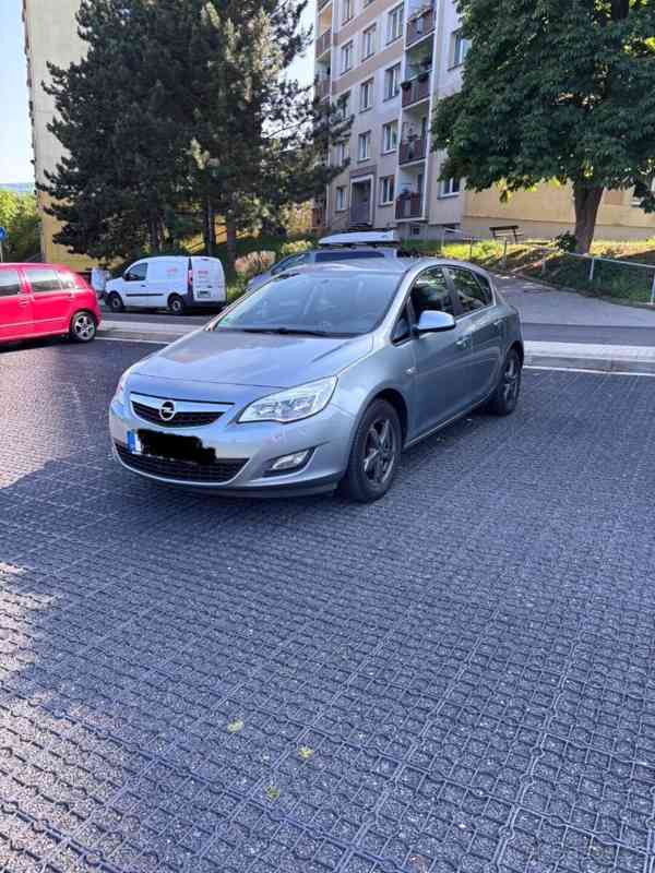 Opel Astra - foto 12
