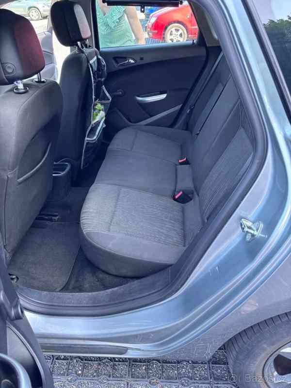Opel Astra - foto 9