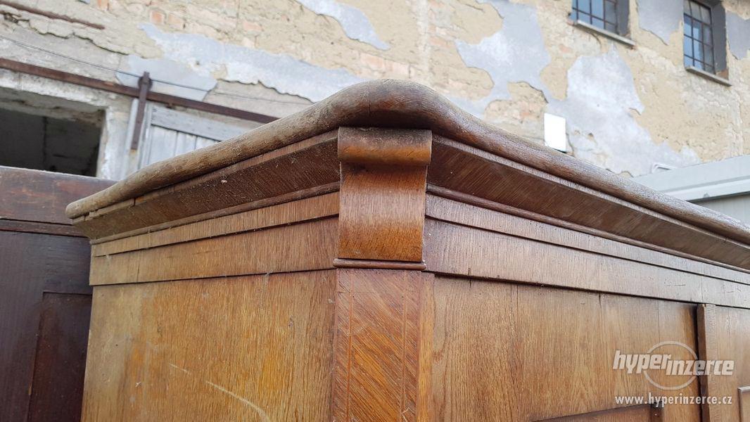 Stará dřevěná skříň 3 - foto 5