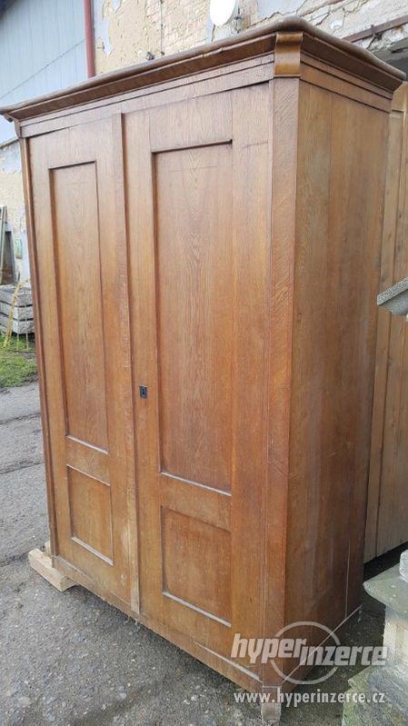 Stará dřevěná skříň 3 - foto 6