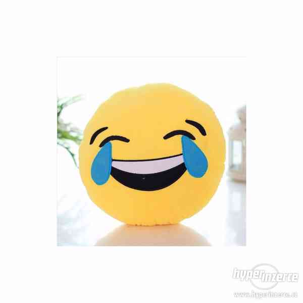 Emoji polštář s motivem smajlíka - foto 7