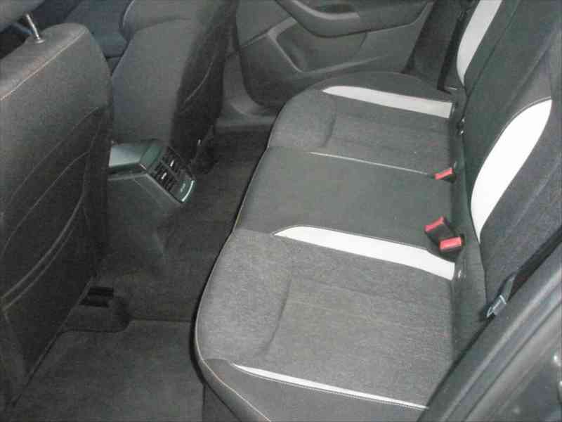Škoda Kamiq 1,0   TSI 85KW - FULL,LED,28t km - foto 5