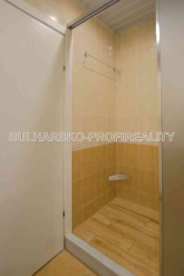 Bulharsko- EXKLUZIVNÍ 2+kk (67 m²) | VÝHLED NA BAZÉN | 450 m - foto 10