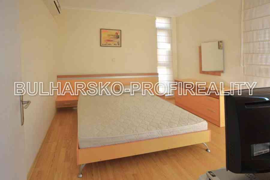 Bulharsko- EXKLUZIVNÍ 2+kk (67 m²) | VÝHLED NA BAZÉN | 450 m - foto 4