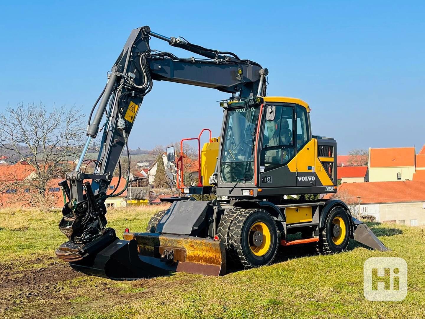 Kolové rypadlo Volvo EWR150E (Možnost leasingu) - foto 1