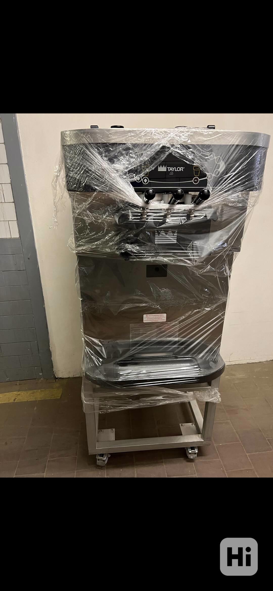 Zmrzlinový stroj Taylor C722 - foto 1