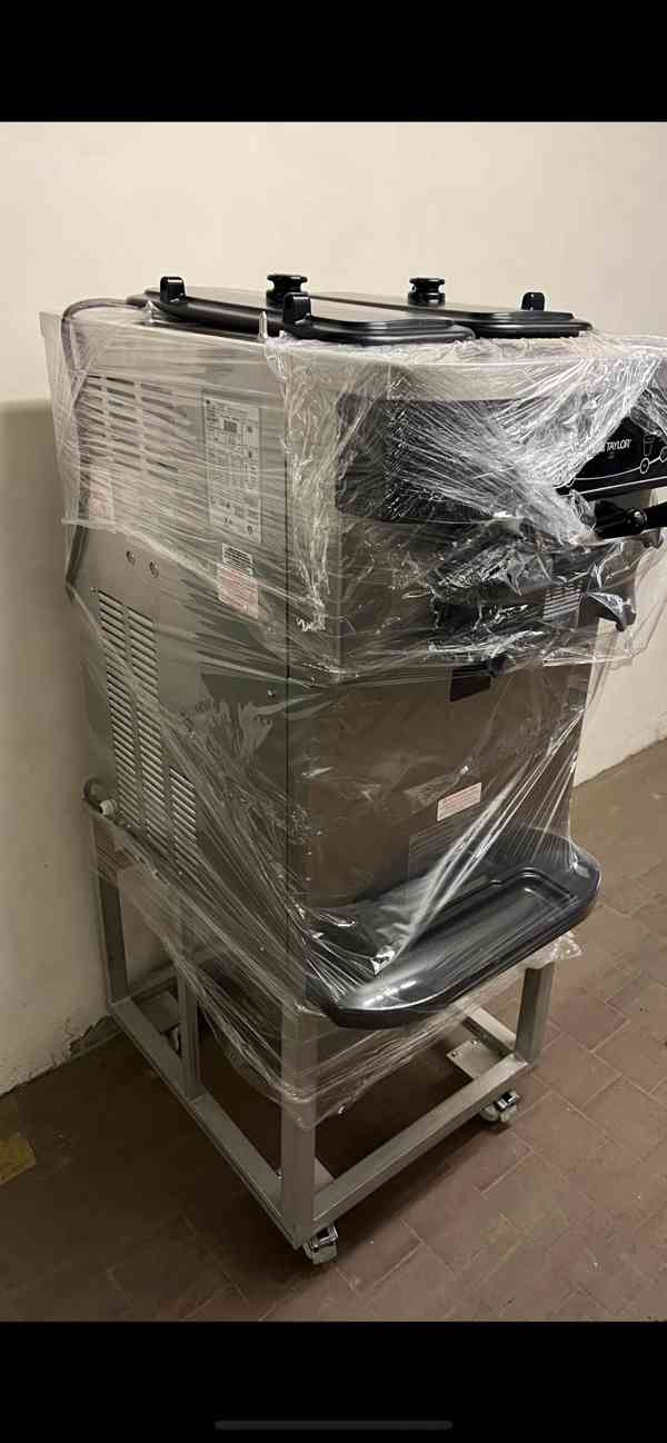 Zmrzlinový stroj Taylor C722 - foto 2