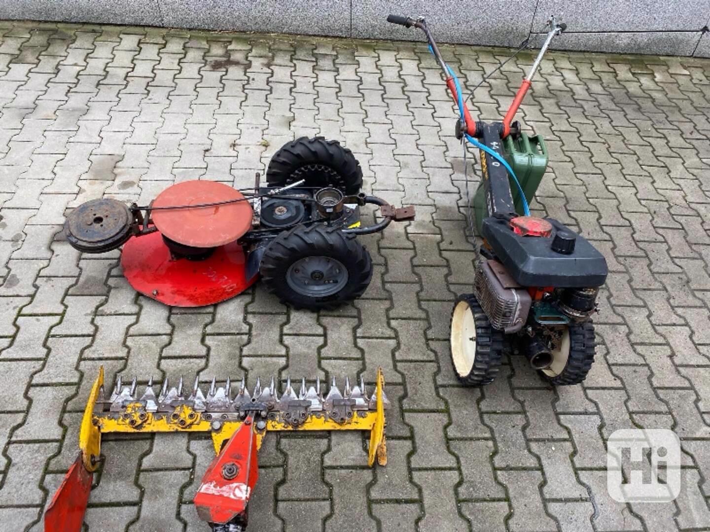 Pohonná motorová jednotka vč. žací lišty a sekačky - foto 1