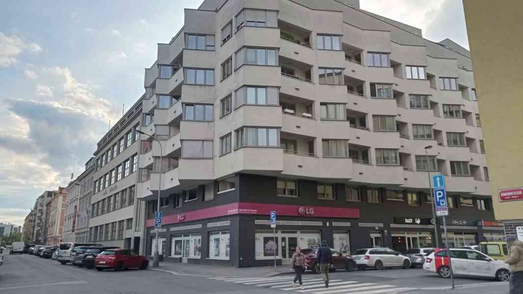 Pronájem garážového stání 17 m² Praha 9 -Libeň - foto 3