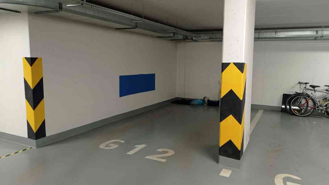 Pronájem garážového stání 17 m² Praha 9 -Libeň - foto 2
