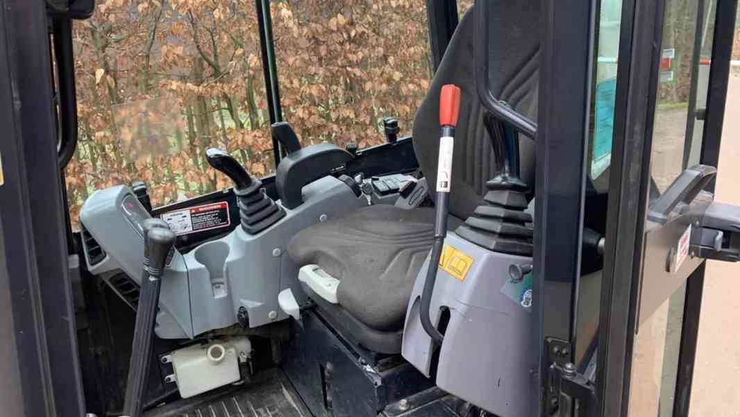 Minibagr Kubota U27-4 15,5 kW-2.5t - foto 4