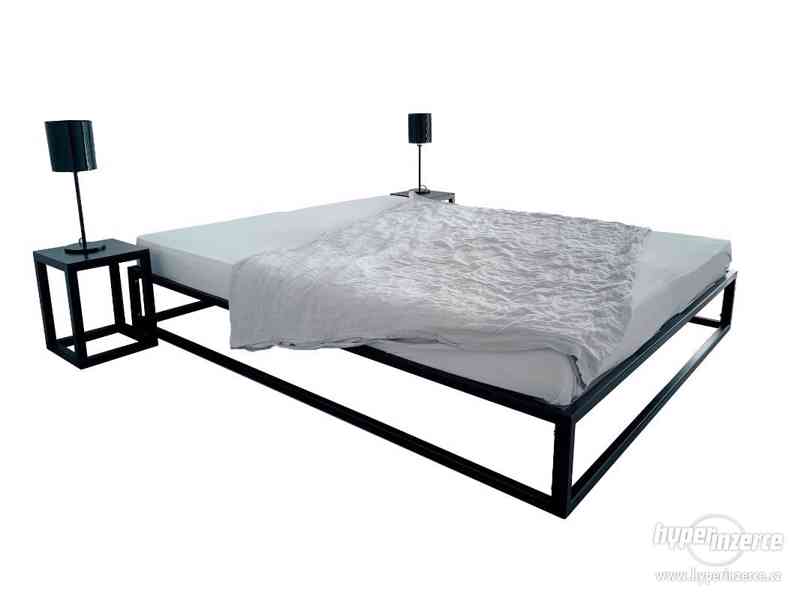 Kovová industriální postel - foto 2
