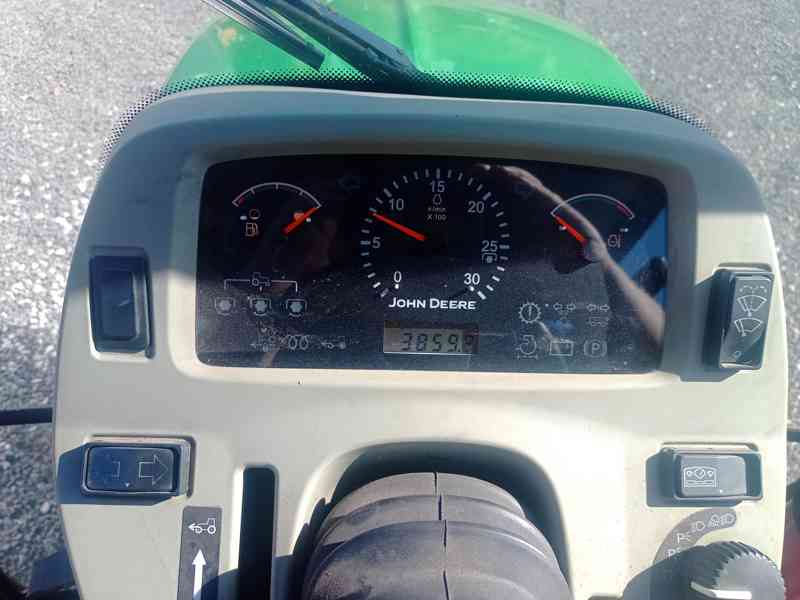 malotraktor John Deere 3720 - foto 4