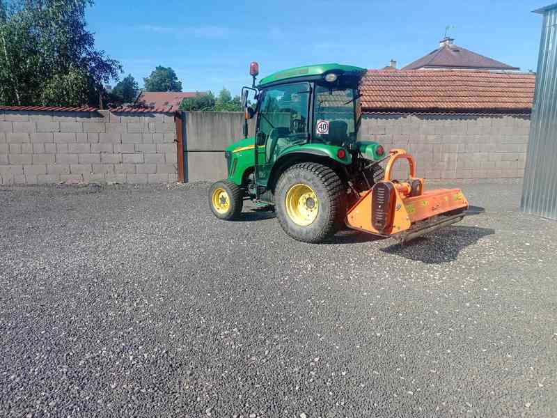 malotraktor John Deere 3720 - foto 3