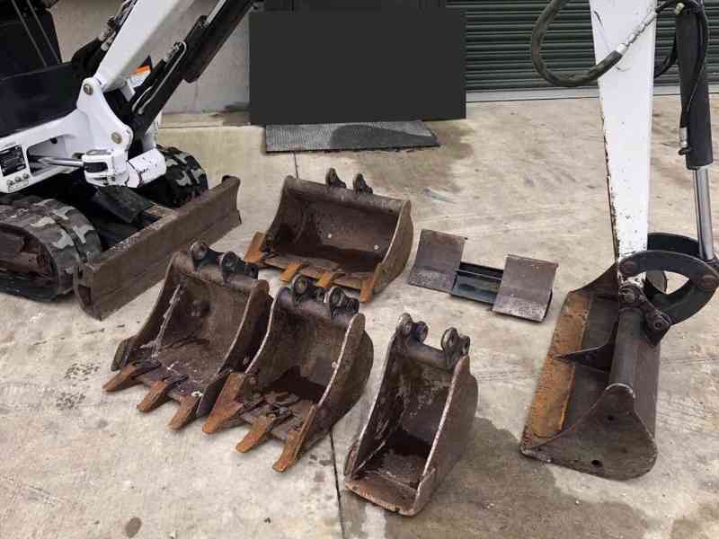 Minibagr Bobcat 323 T1.5 - foto 2