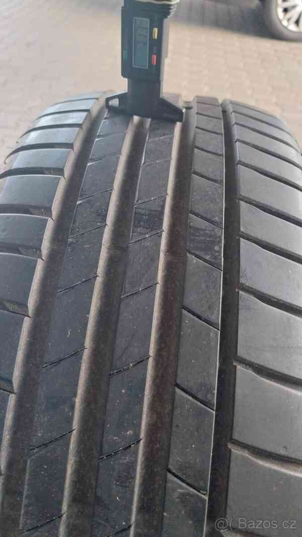 Prodám 2 x letní pneu Bridgestone 225/40/19 - foto 4