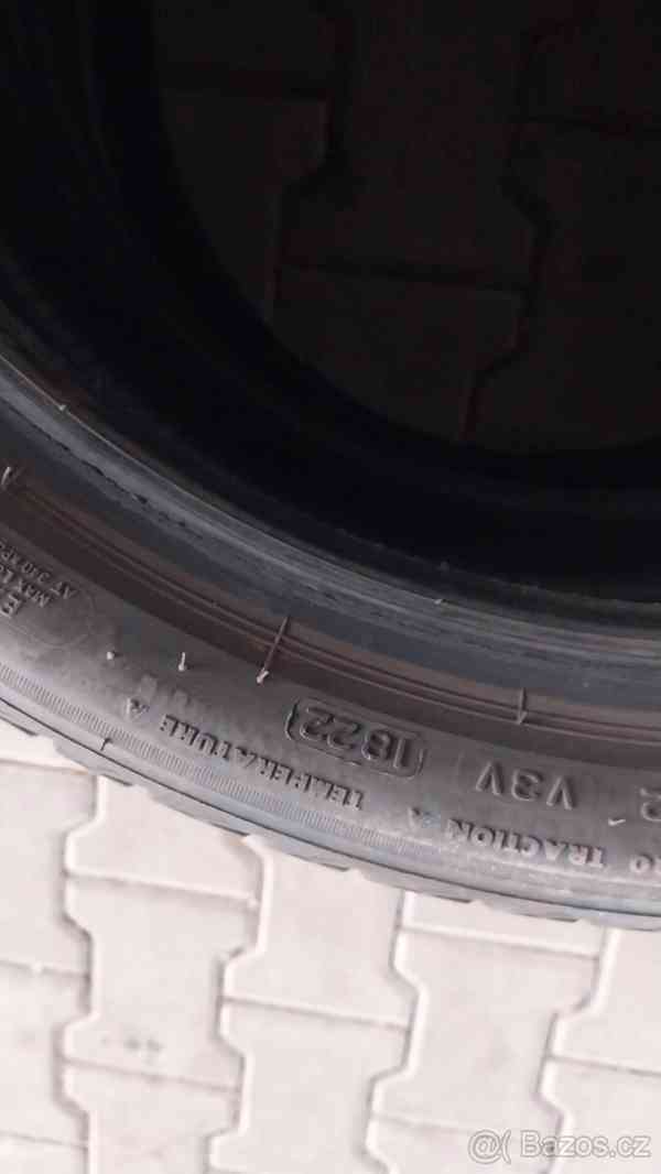 Prodám 2 x letní pneu Bridgestone 225/40/19 - foto 8