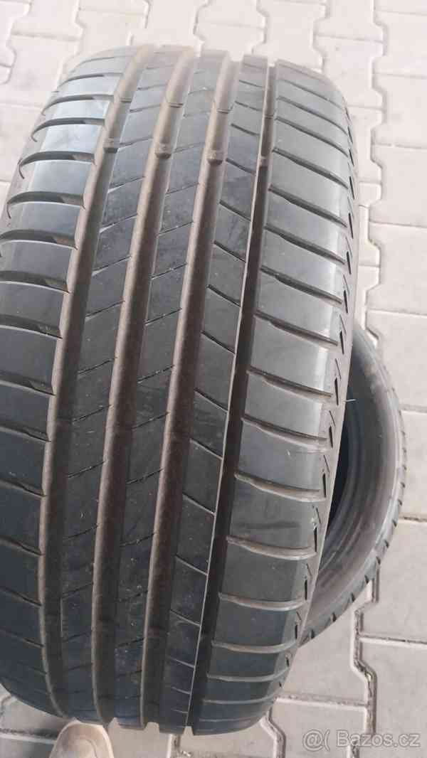 Prodám 2 x letní pneu Bridgestone 225/40/19 - foto 5