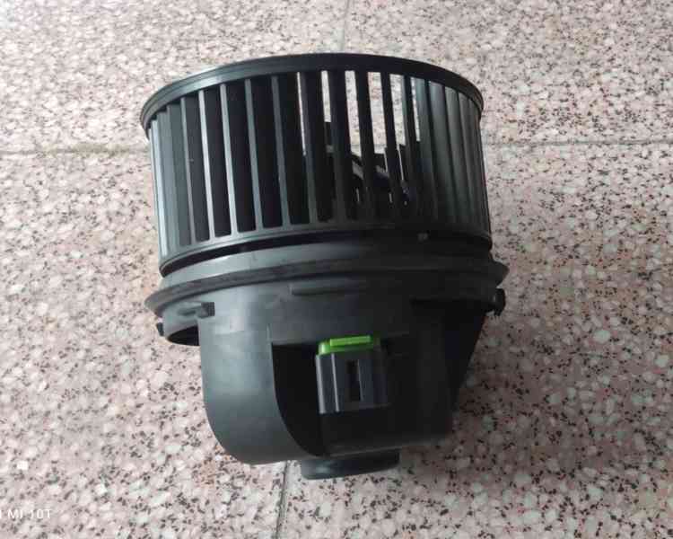 FORD FOCUS 2 - ventilátor topení - foto 1