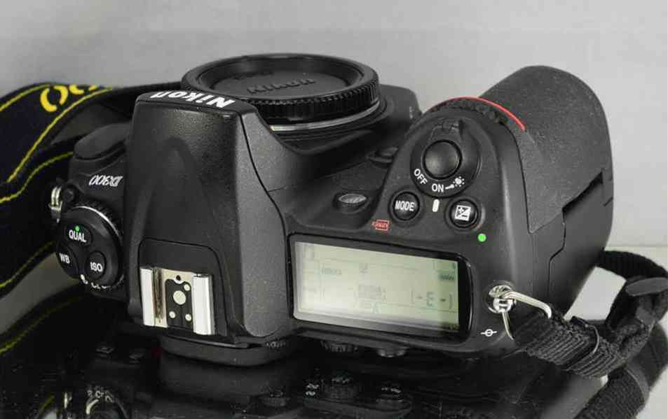 Nikon D300 **12.3 MPix CMOS*JPEG+RAW*16200 Exp. - foto 5