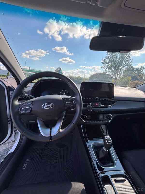 Hyundai i30 1,5   T-GDI MHEV Style FL combi - foto 11