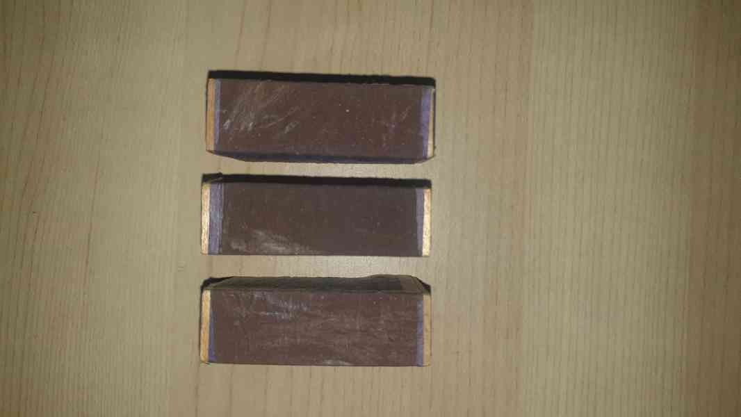 Staré dýhované krabičky se zápalkami. - foto 2